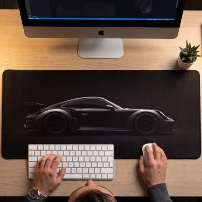 Clavier souris sous main bureau noir design voiture