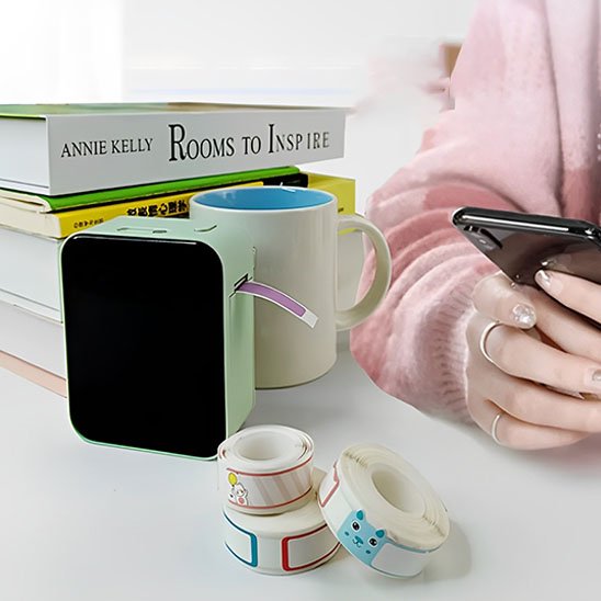 Femme utilisant Imprimante thermique Bluetooth Blanc