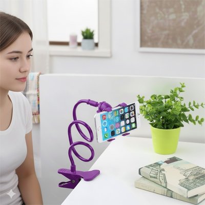 Fille devant support telephone bureau bras extensible violet