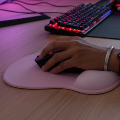 Tapis de souris ergonomique rose confort